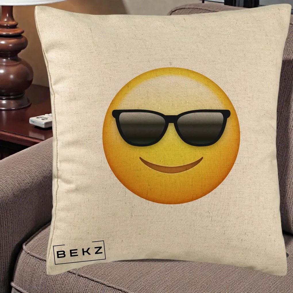 Perna Decorativa Emoji Cool Ochelari, 40x40 cm, Bej, Husa Detasabila, Perna Inclusa, BEKZ®
