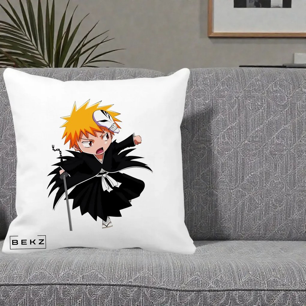 Perna Personalizata Bleach Ichigo Chibi cu Masca, 40x40 cm, Alba Mata, Husa Detasabila, Perna Inclusa, BEKZ®