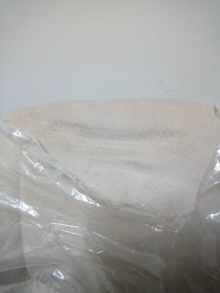 Oferte Scaun de masa din catifea bej BORA II. calitate secundara