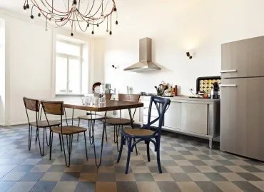 Scaun albastru din rachita si lemn de Ulm, Cross Bizzotto