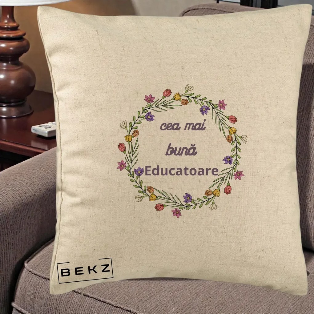 Cadou Educatoare - Perna Personalizata Coronita Florala Colorata, 40x40 cm, Bej, Husa Detasabila, Perna Inclusa, BEKZ®