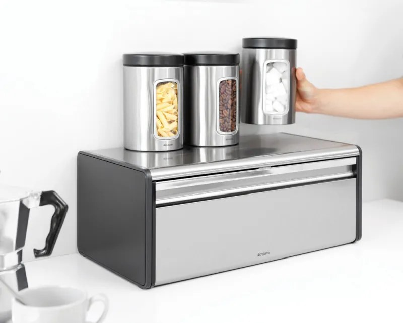 La mâna a doua: Cutie de paine Brabantia Fall Front 107852, 18 L, 46.5x25 cm, Montare lanaga perete, Fara amprenta, Inox/mat