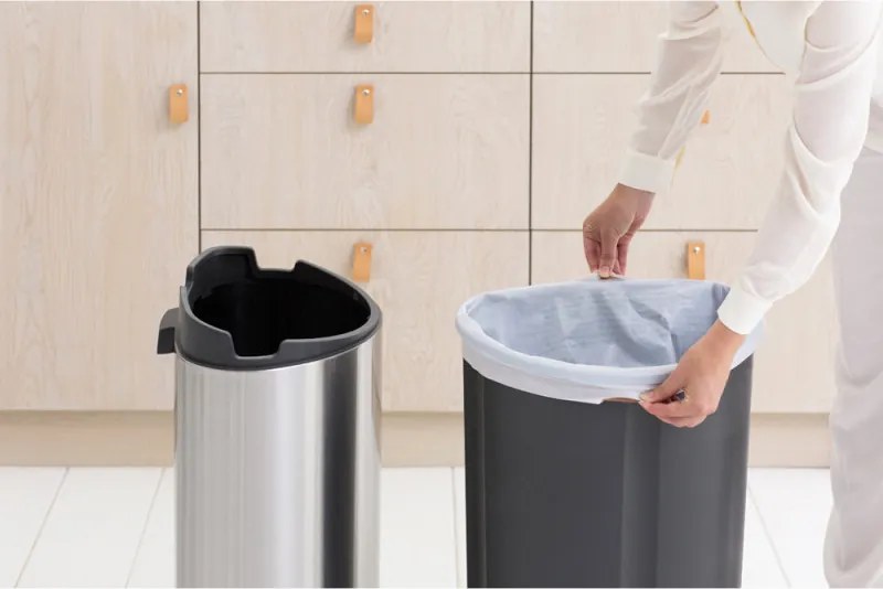 Brabantia Touch Bin New 649729, 40 l, închidere silențioasă și lină, spate plat, alb