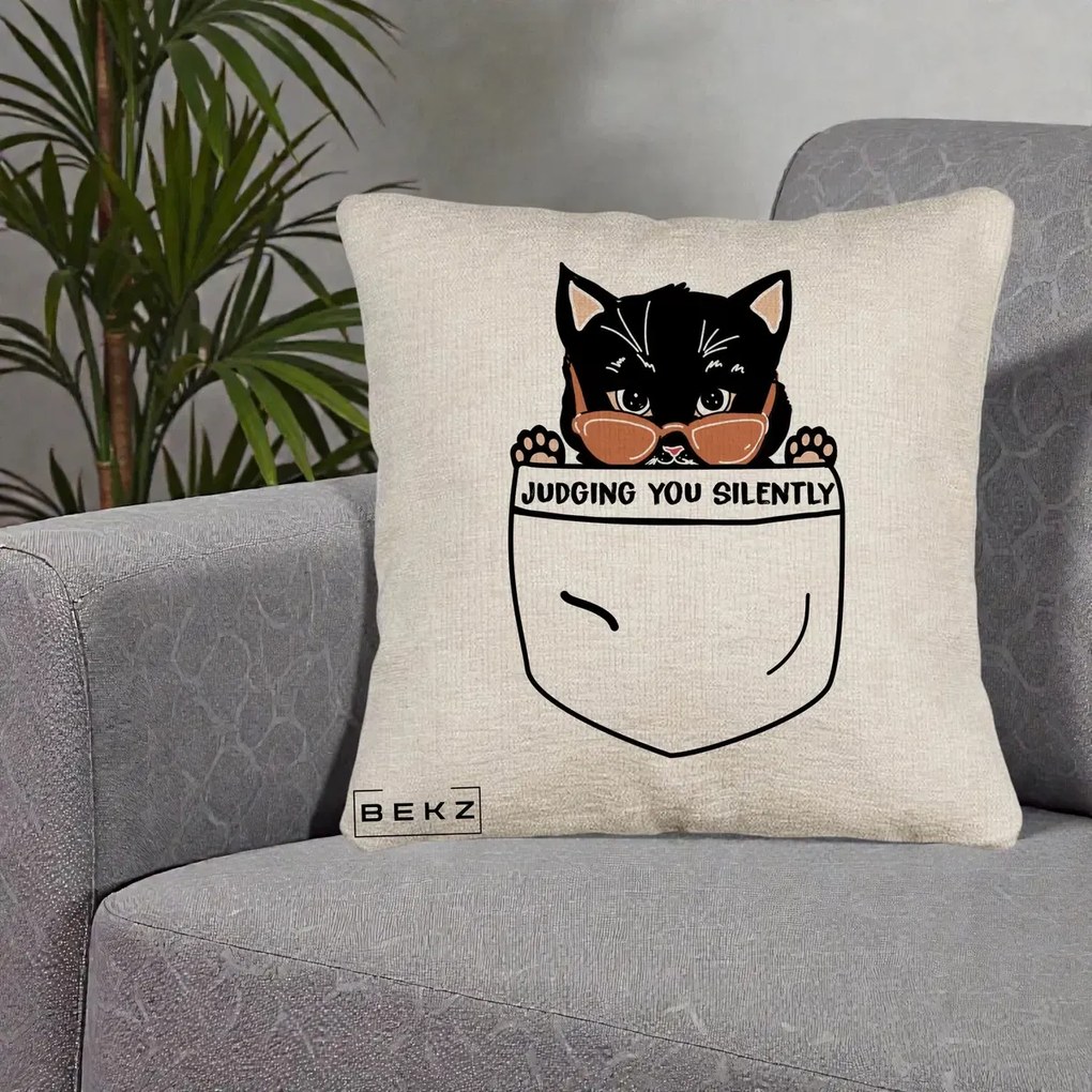 Perna Decorativa Judging You Silently Pisica Buzunar, 40x40 cm, Bej Canapea, Husa Detasabila, Perna Inclusa, BEKZ®