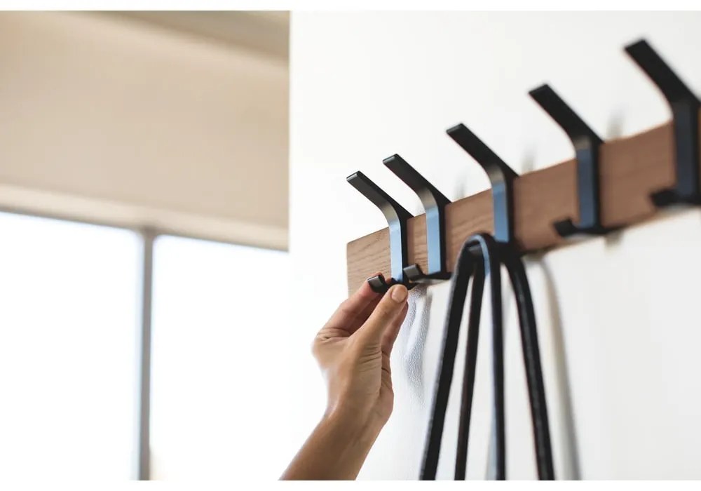 Cuier de perete negru/în culoare naturală din lemn masiv de frasin Rin Oscuro – YAMAZAKI