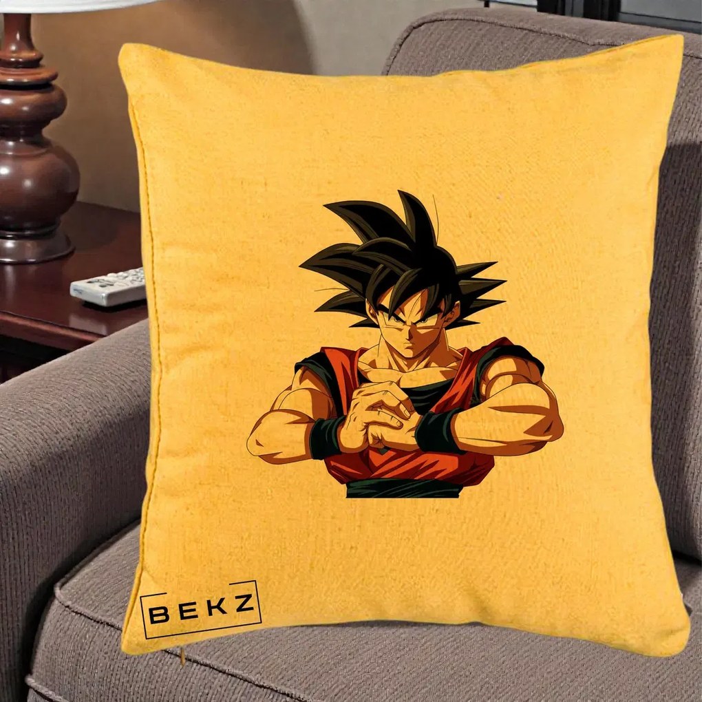 Perna Personalizata Dragon Ball Goku Portret Serios, 40x40 cm, Galben, Husa Detasabila, Perna Inclusa, BEKZ®