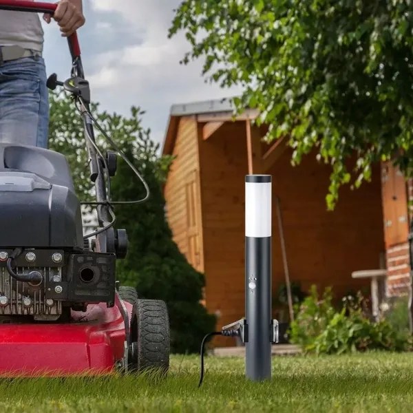 Lampă de exterior cu senzor + 2 prize 1xE27/60W/230V IP44 60cm neagră