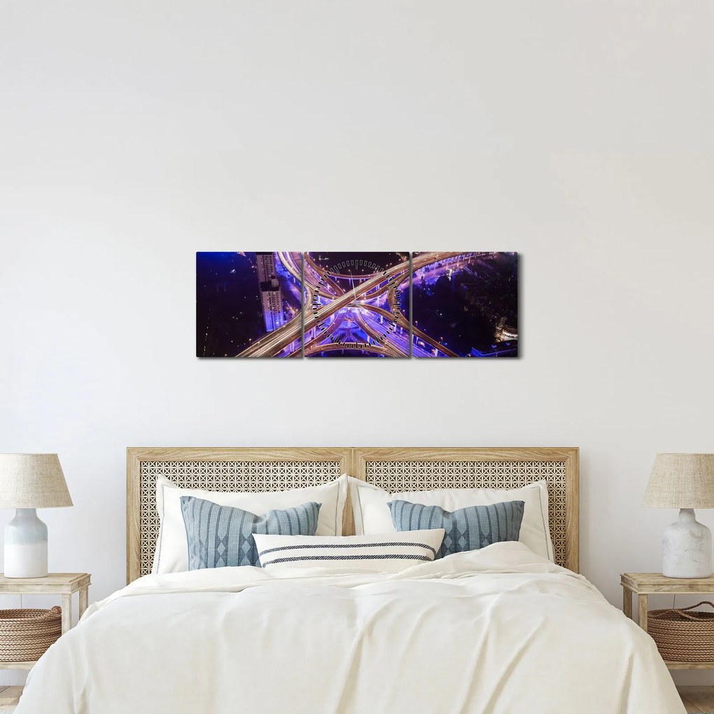 Tablou cu o interesecție mare noapte (cu ceas) (90x30 cm)