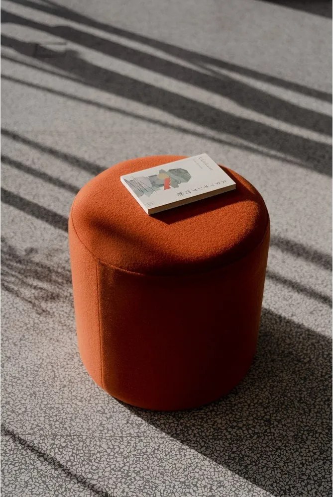 Puf teracotă cu tapițerie din lână Folk – noo.ma