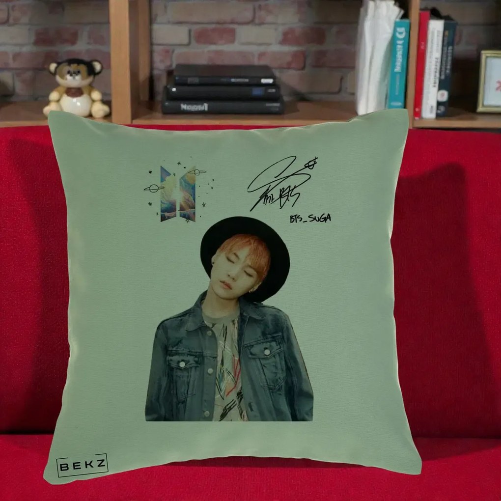 Perna Personalizata K-pop BTS Suga par Portocaliu Palarie Autograf, 40x40 cm, Verde, Husa Detasabila, Perna Inclusa, BEKZ®