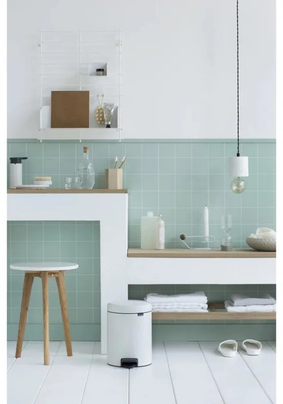 Cos de gunoi cu pedala Brabantia NewIcon 649004, 5 L, Inchidere lina, Baza antiderapanta, Alb