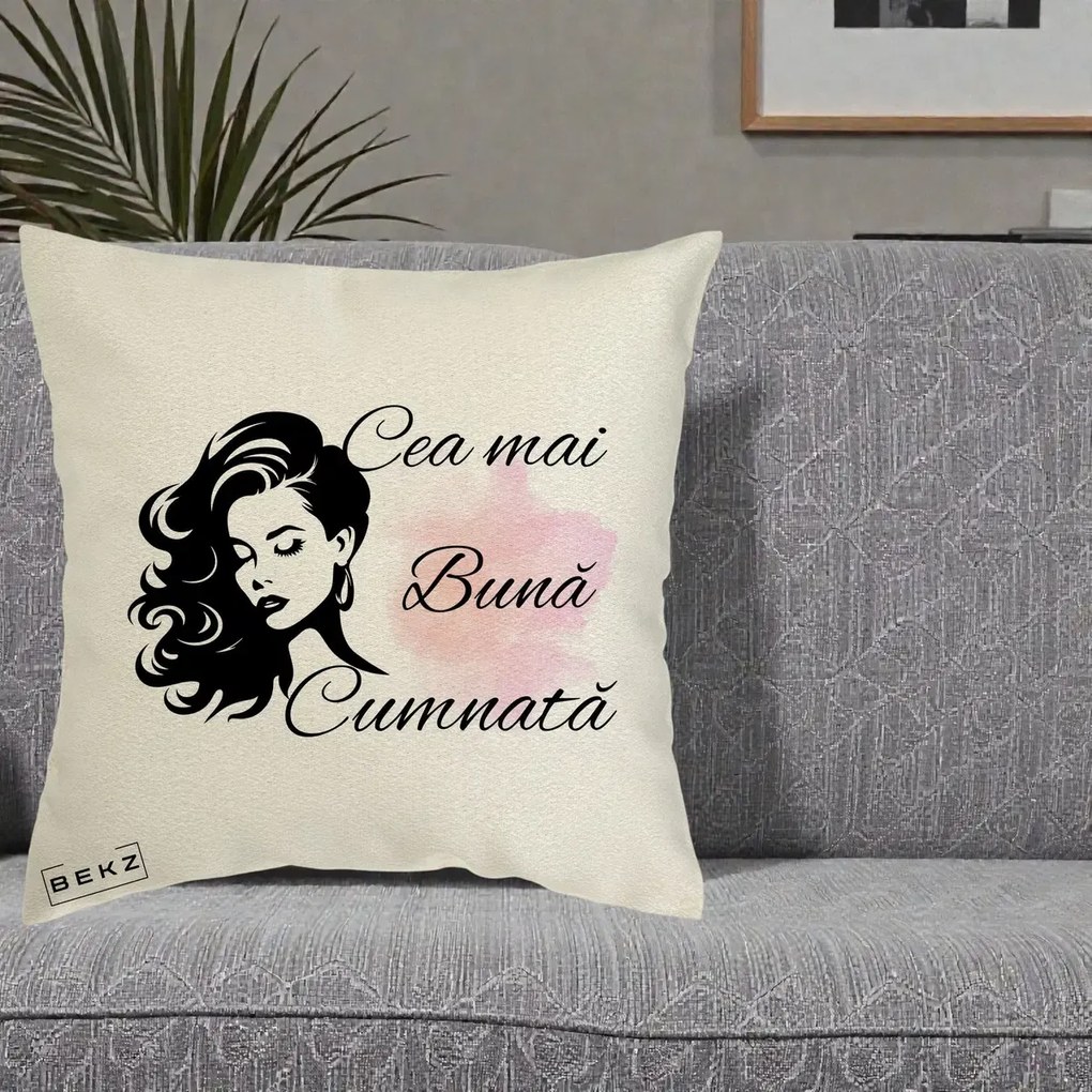 Cadou pentru Cumnata - Perna Personalizata Cea mai Buna Cumnata cu Silueta Dama si Pete Roz, 40x40 cm, Ecru, Husa Detasabila, Perna Inclusa, BEKZ®