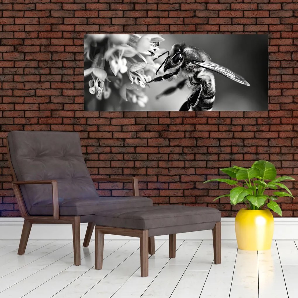 Tablou - Detaliu de albină (120x50 cm)