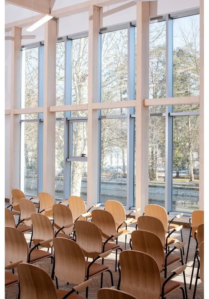 Scaune de dining maro coniac/în culoare naturală cu cotiere/stivuibile 2 buc. cu aspect de lemn de nuc Book – Gazzda