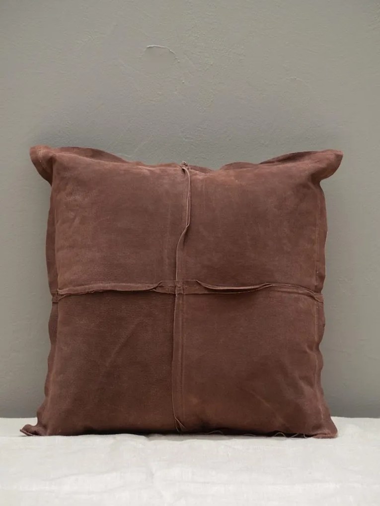 Perna decorativa, din piele naturala, Her 45x45cm