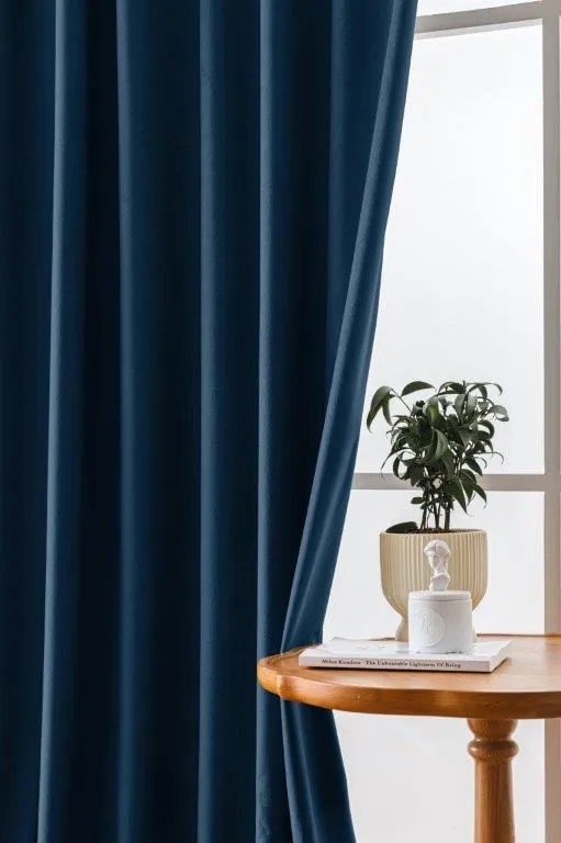 Draperie opaca albastru inchis VELVET 135x250 cm Sistem de agatare: Rejansa
