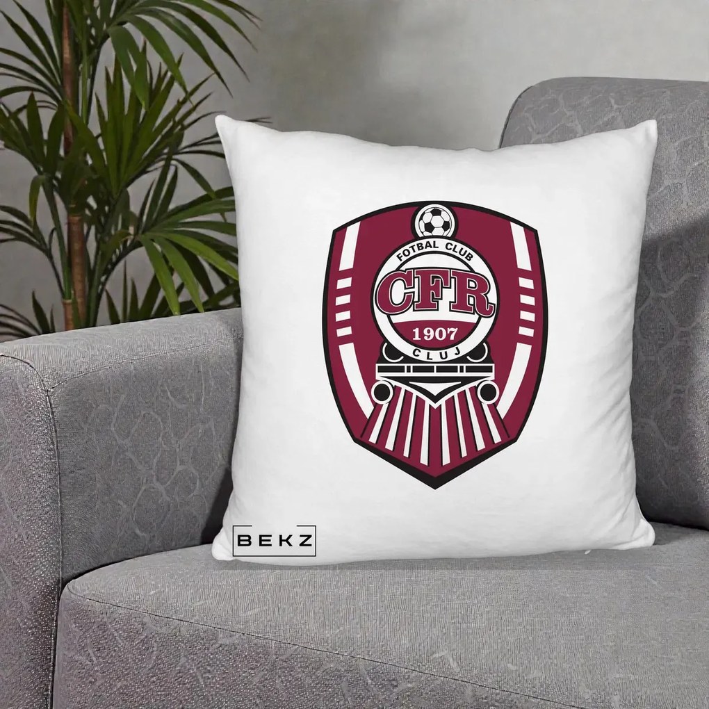 Perna Personalizata CFR Cluj Fotbal Club 1907, 40x40 cm, Alb Pufos, Husa Detasabila, Perna Inclusa, BEKZ®
