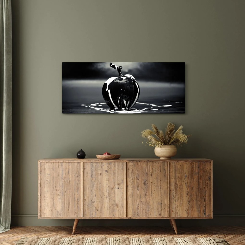 Tablou cu mărul negru (120x50 cm)