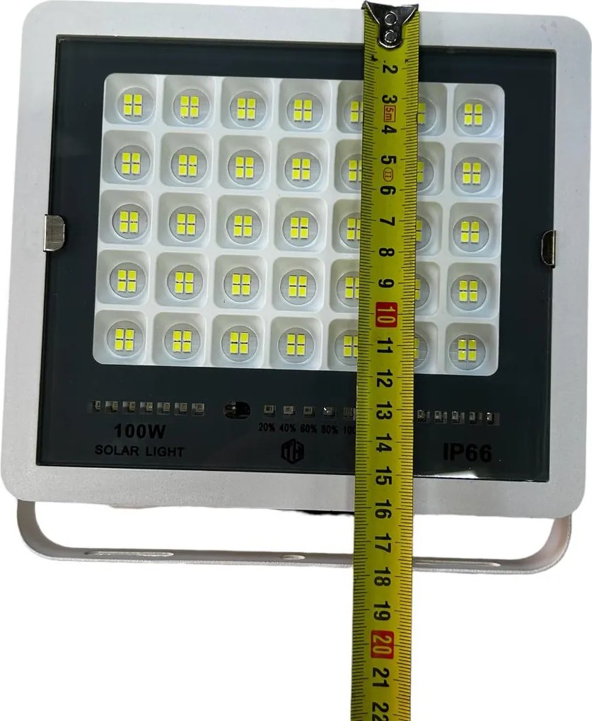 Proiector Solar 100w IP 66 cu panou solar