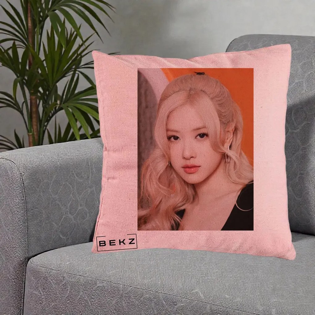 Perna Personalizata K-pop BLACKPINK cu Funda Rosie, 40x40 cm, Roz, Husa Detasabila, Perna Inclusa, BEKZ®