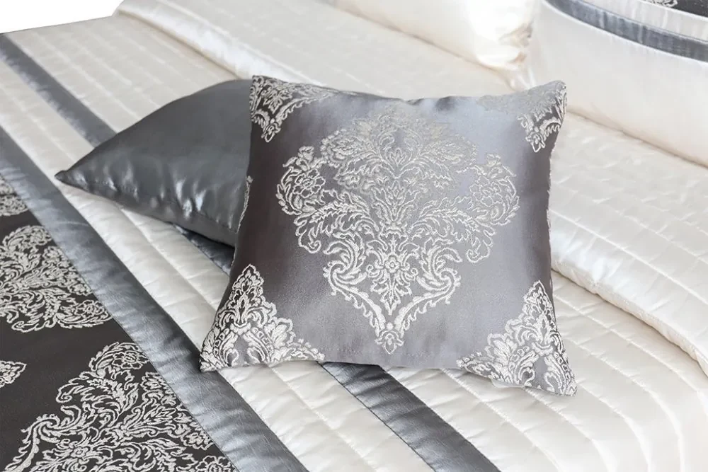 Cuvertură de pat de lux design baroc în culoarea gri auriu Lăţime: 260 cm | Lungime: 240 cm