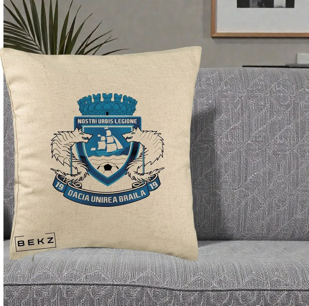 Perna Personalizata Dacia Unirea Braila 1919 Fotbal, 40x40 cm, Bej, Husa Detasabila, Perna Inclusa, BEKZ®