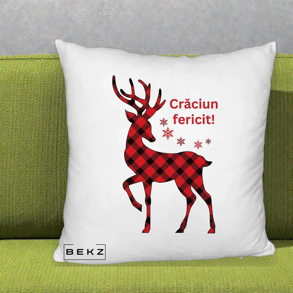 Perna Decorativa Ren Tartan Craciun Fericit, 40x40 cm, Alb Pufos, Husa Detasabila, Perna Inclusa, BEKZ®