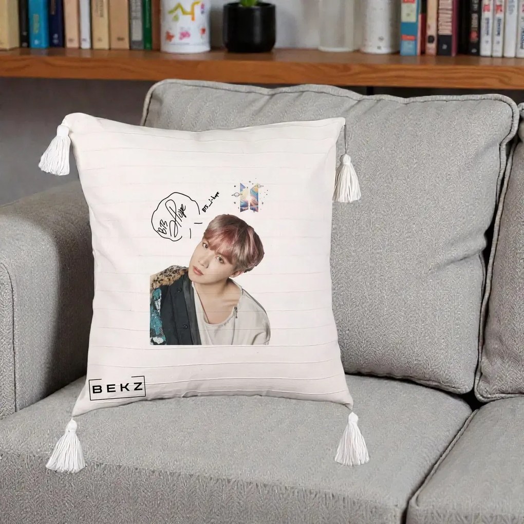 Perna Personalizata K-pop BTS J-Hope Par Roz Autograf, 40x40 cm, Bej cu Franjuri, Husa Detasabila, Perna Inclusa, BEKZ®