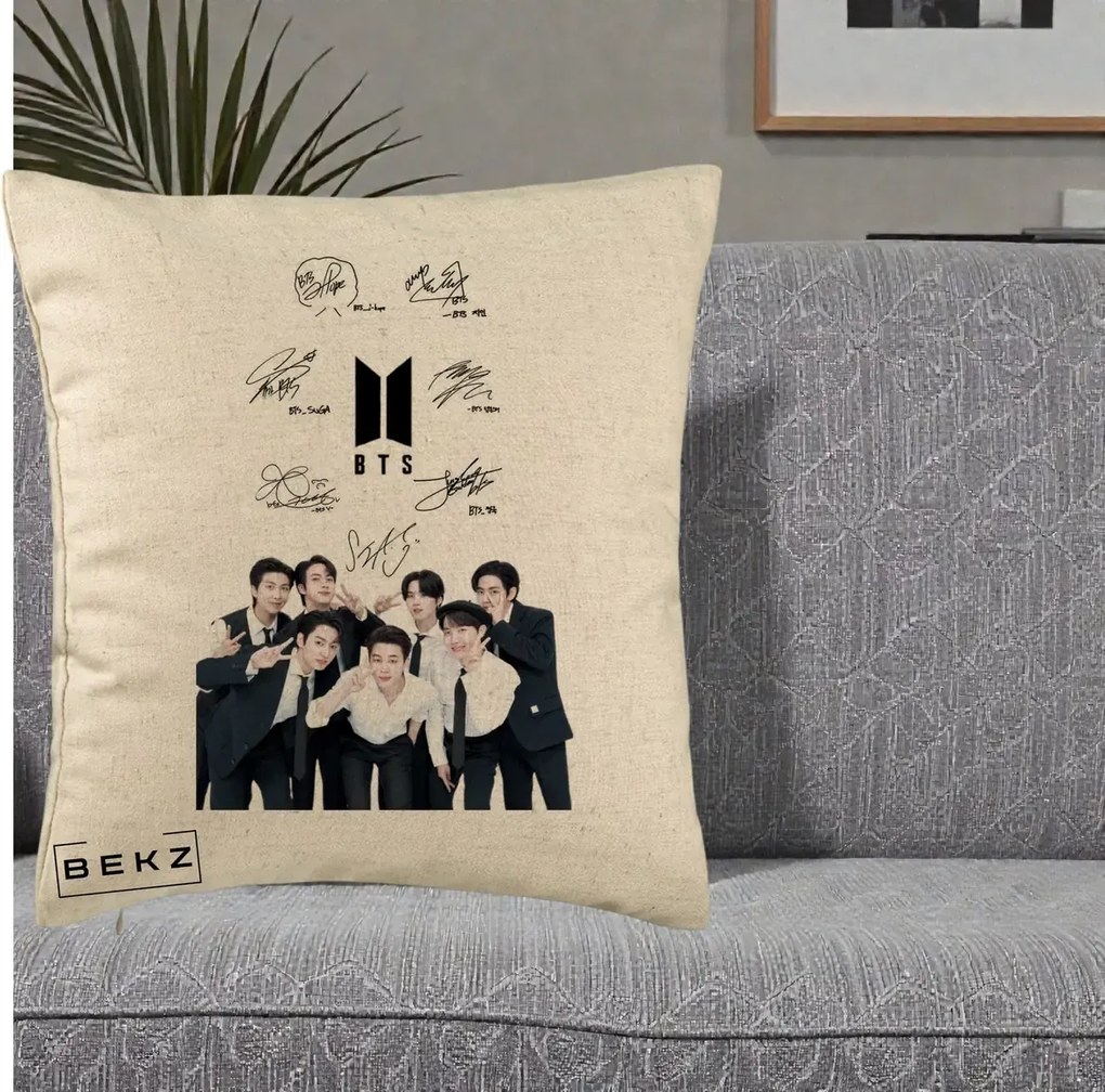 Perna Personalizata K-pop BTS Autografe Toti Membrii cu Fotografie, 40x40 cm, Bej, Husa Detasabila, Perna Inclusa, BEKZ®