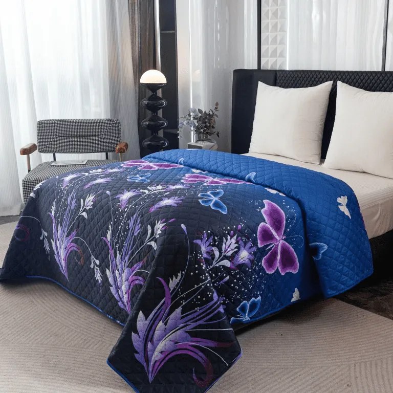 Cuvertura de pat VIOLET BUTTERFLY, albastru inchis Dimensiune: 170 x 210 cm
