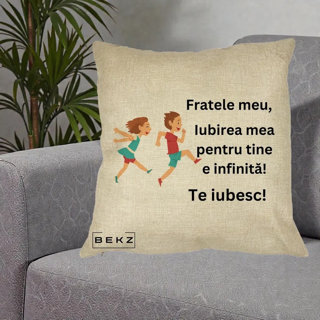 Cadou pentru Frate - Perna Personalizata Fratele Meu Te Iubesc Copii Alergand Colorat, 40x40 cm, Crem, Husa Detasabila, Perna Inclusa, BEKZ®
