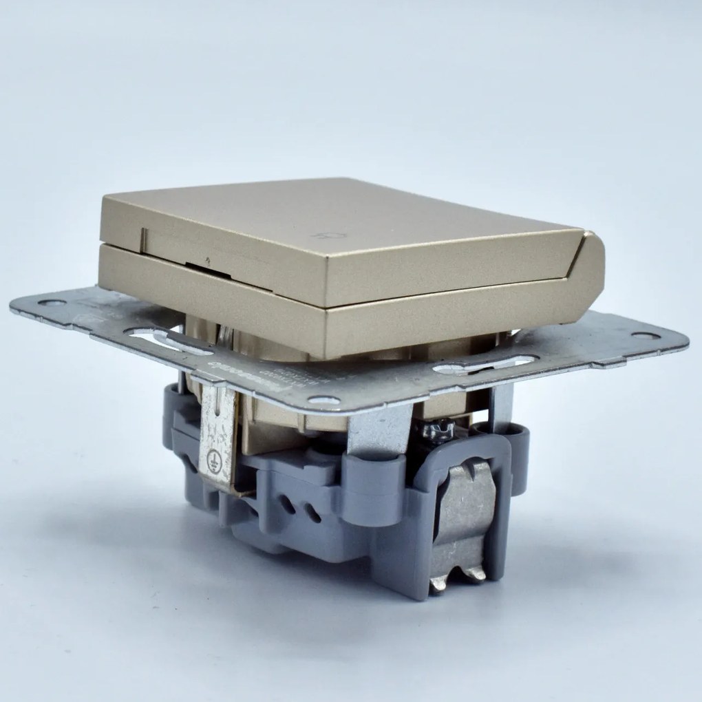 Priza simpla cu capac, 16A, protectie copii, IP20, Bronz, Panasonic Arkedia Slim / Karre Plus
