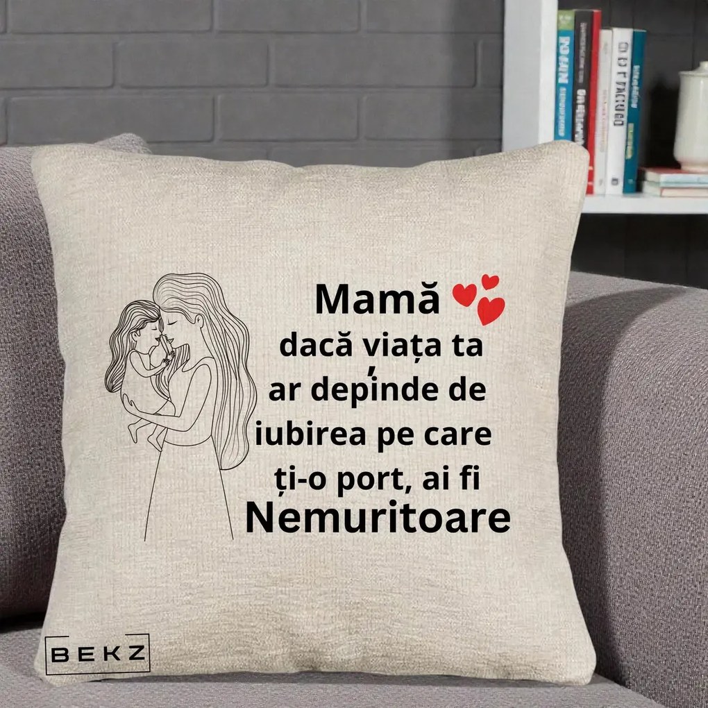 Cadou pentru Mama - Perna Personalizata Mama Nemuritoare cu Copilul in Poala, 40x40 cm, Bej Canapea, Husa Detasabila, Perna Inclusa, BEKZ®