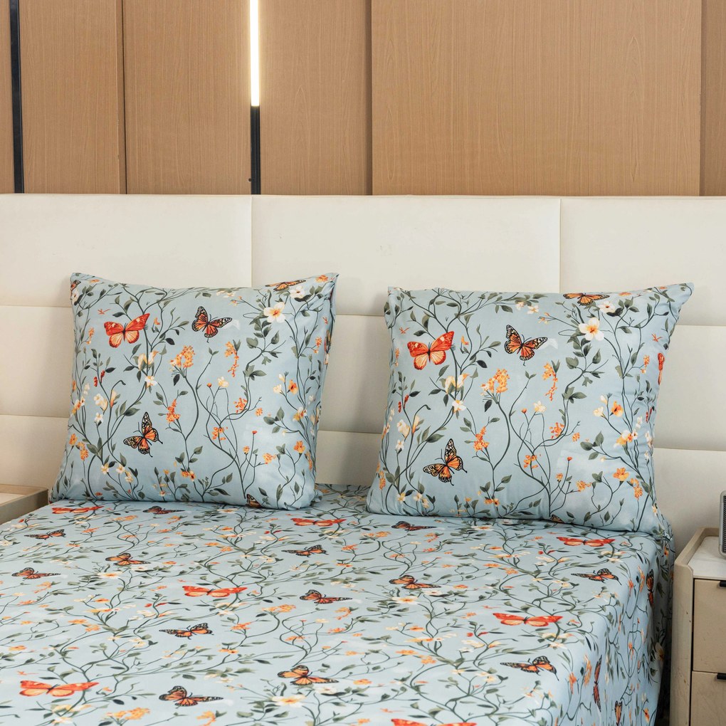 Lenjerie de pat din microfibra MONARCH WINGS  albastru deschis Dimensiune lenjerie de pat: 70 x 90 cm | 140 x 200 cm