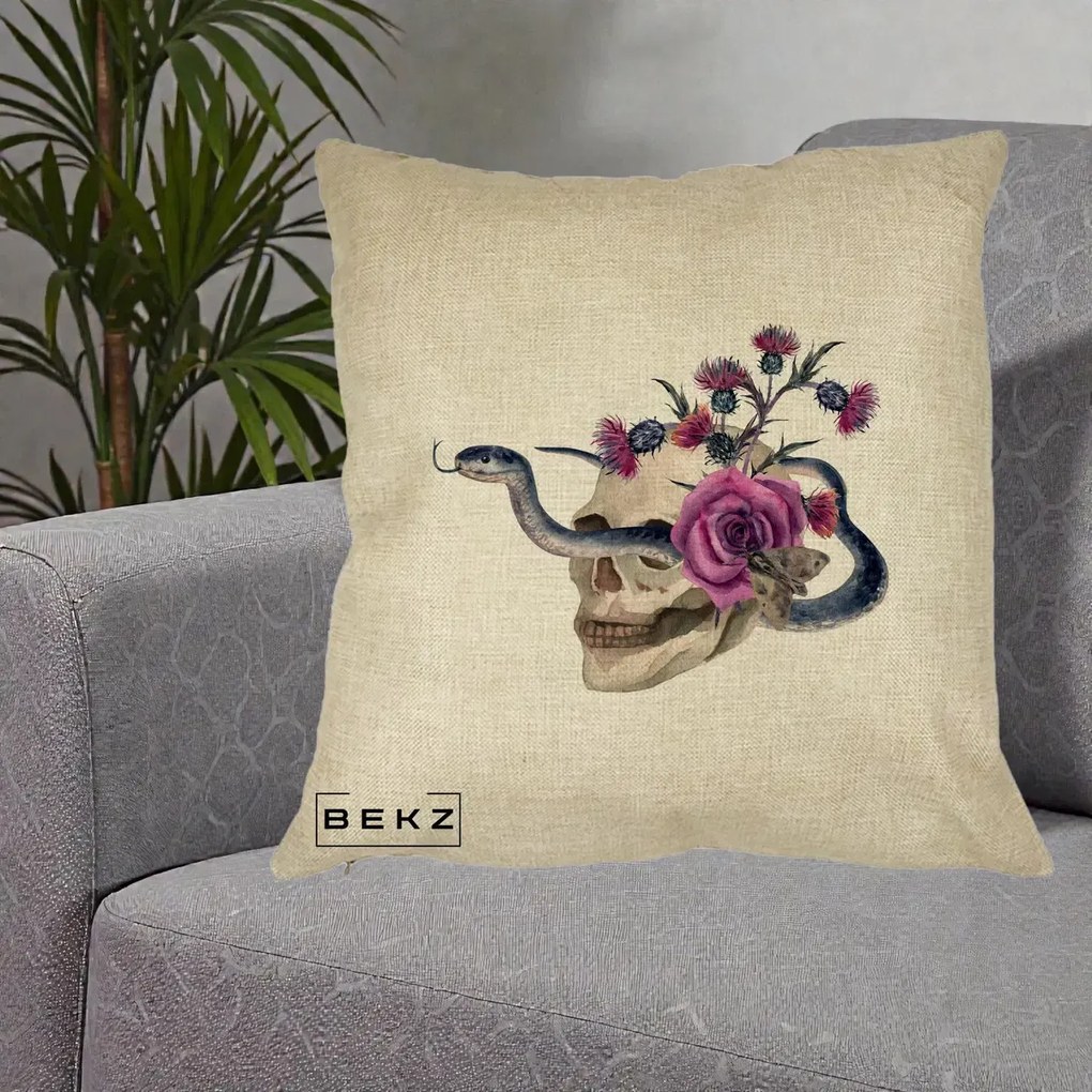 Perna Decorativa Craniu cu Sarpe si Trandafiri Gothic, 40x40 cm, Crem, Husa Detasabila, Perna Inclusa, BEKZ®