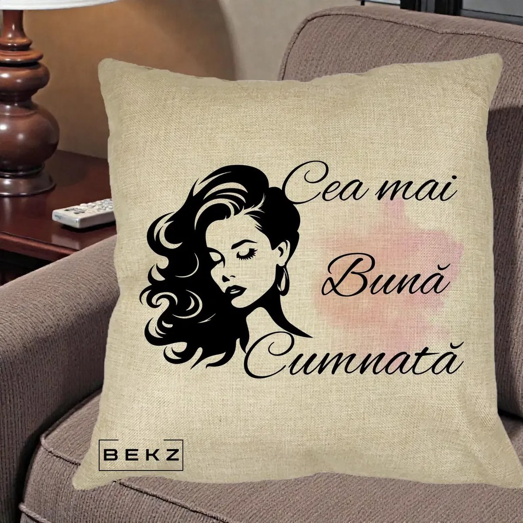Cadou pentru Cumnata - Perna Personalizata Cea mai Buna Cumnata cu Silueta Dama si Pete Roz, 40x40 cm, Crem, Husa Detasabila, Perna Inclusa, BEKZ®