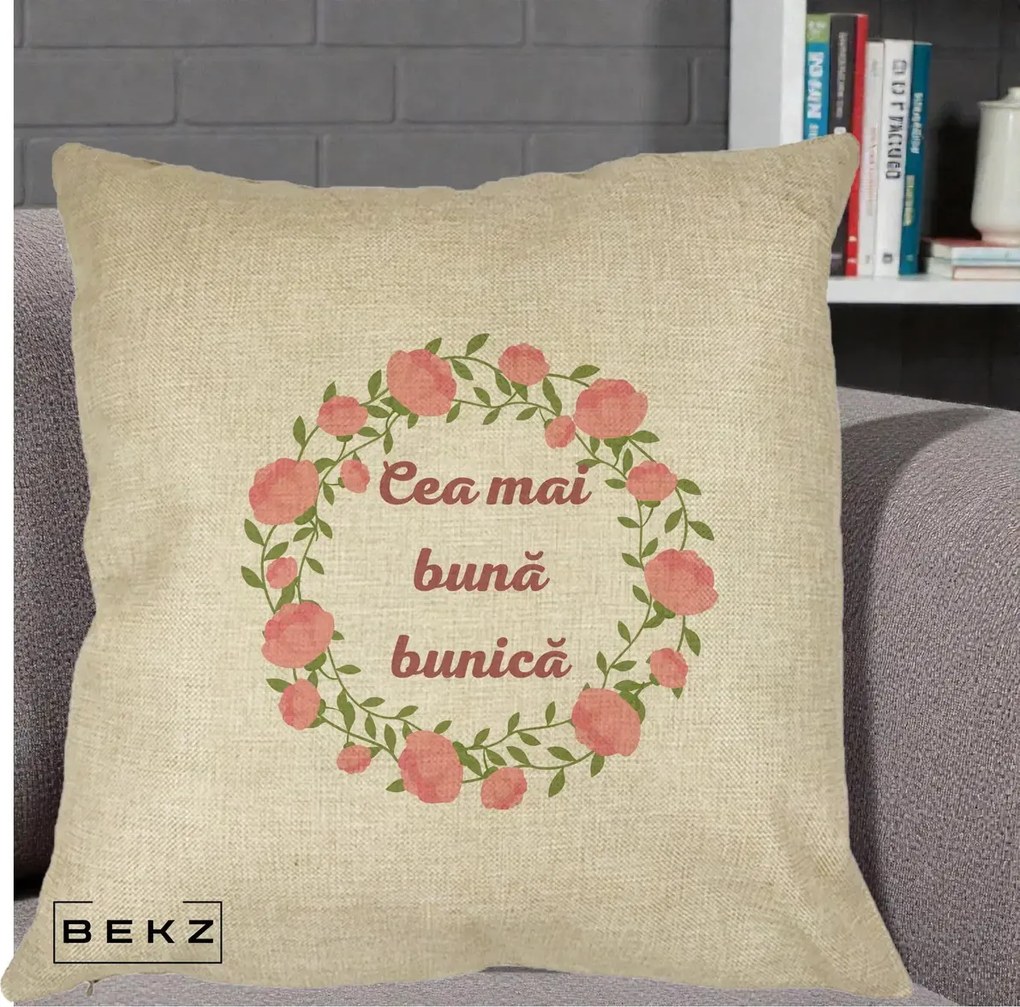 Cadou pentru Bunica - Perna Personalizata Cea Mai Buna Bunica Coronita Trandafiri Roz Clasic, 40x40 cm, Crem, Husa Detasabila, Perna Inclusa, BEKZ®