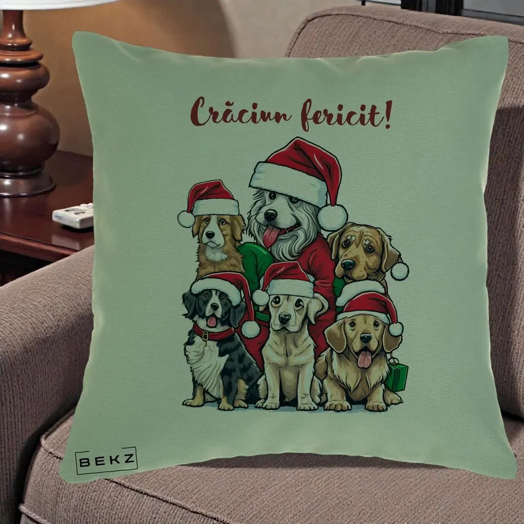 Perna Decorativa Caini cu Bonete Craciun Fericit, 40x40 cm, Verde, Husa Detasabila, Perna Inclusa, BEKZ®