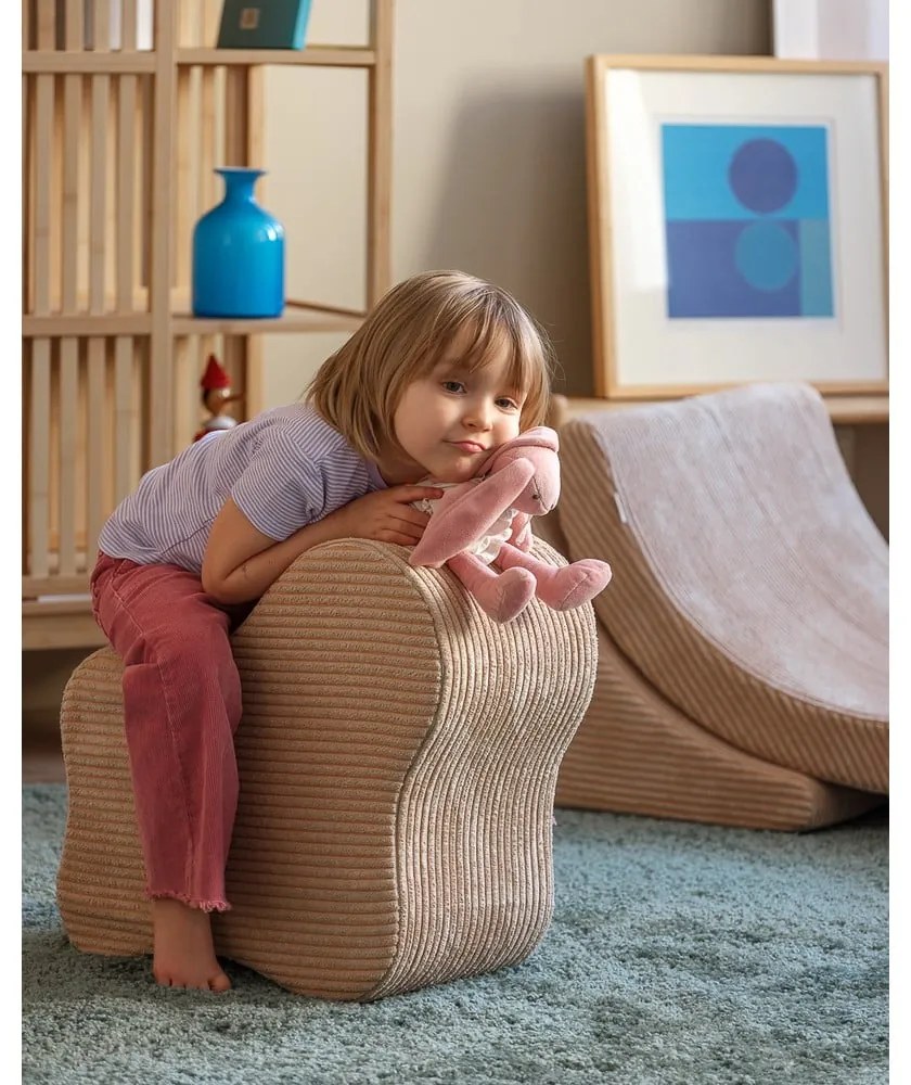 Puf de copii maro deschis cu tapițerie din catifea reiată Cloud – Wigiwama