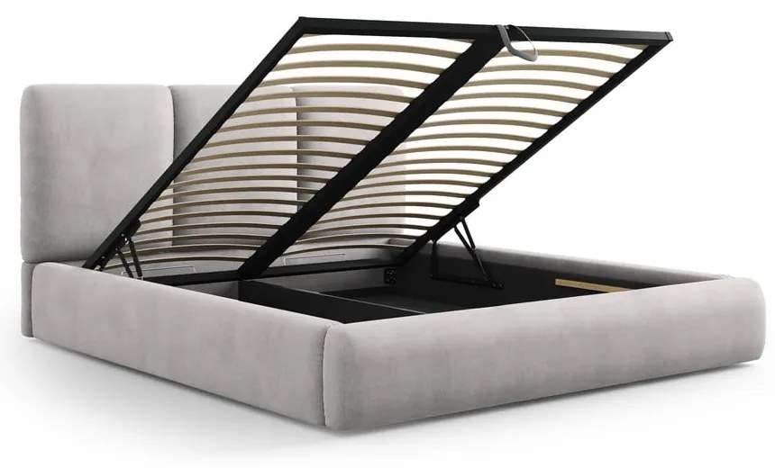 Pat matrimonial gri deschis tapițat cu spațiu de depozitare și somieră 180x200 cm Brody – Mazzini Beds