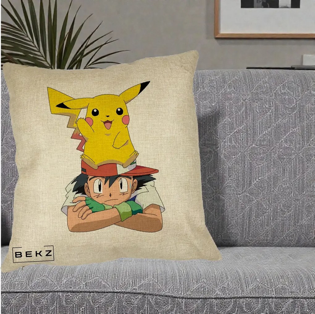 Perna Personalizata Ash si Pikachu, 40x40 cm, Crem, Husa Detasabila, Perna Inclusa, BEKZ®