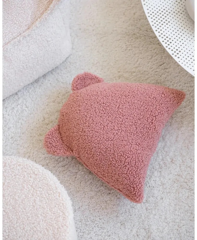 Pernă decorativă pentru copii roz cu tapițerie din țesătură bouclé Bear – Wigiwama