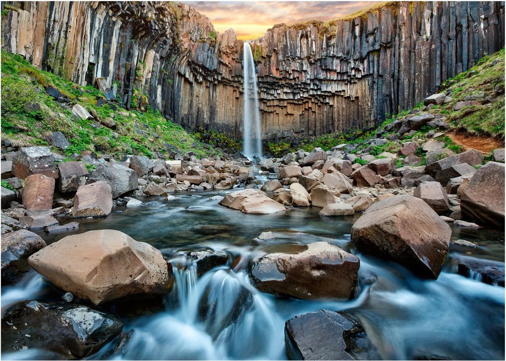 Tablou pe sticlă - Cascada Svartifoss, Islanda (70x50 cm)