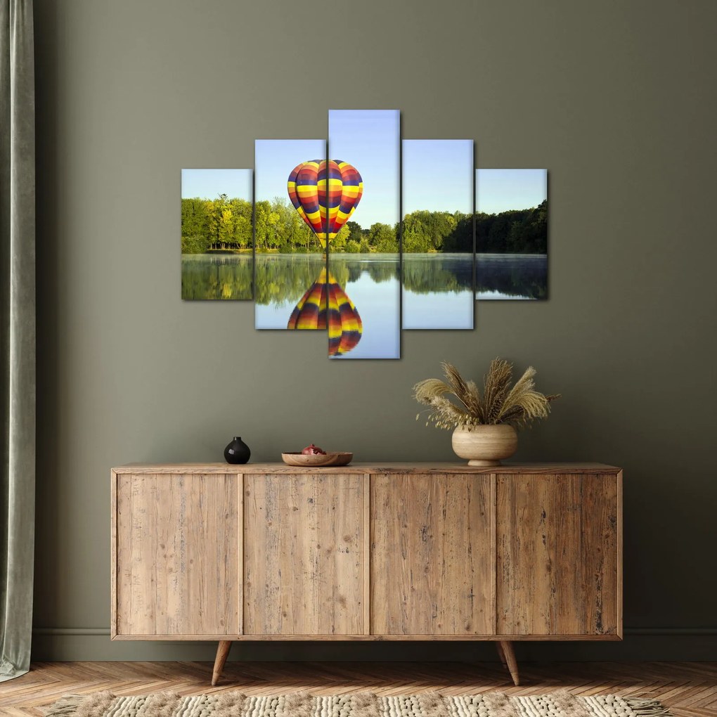 Tablou cu balon cu aer cald pe un lac (150x105 cm)