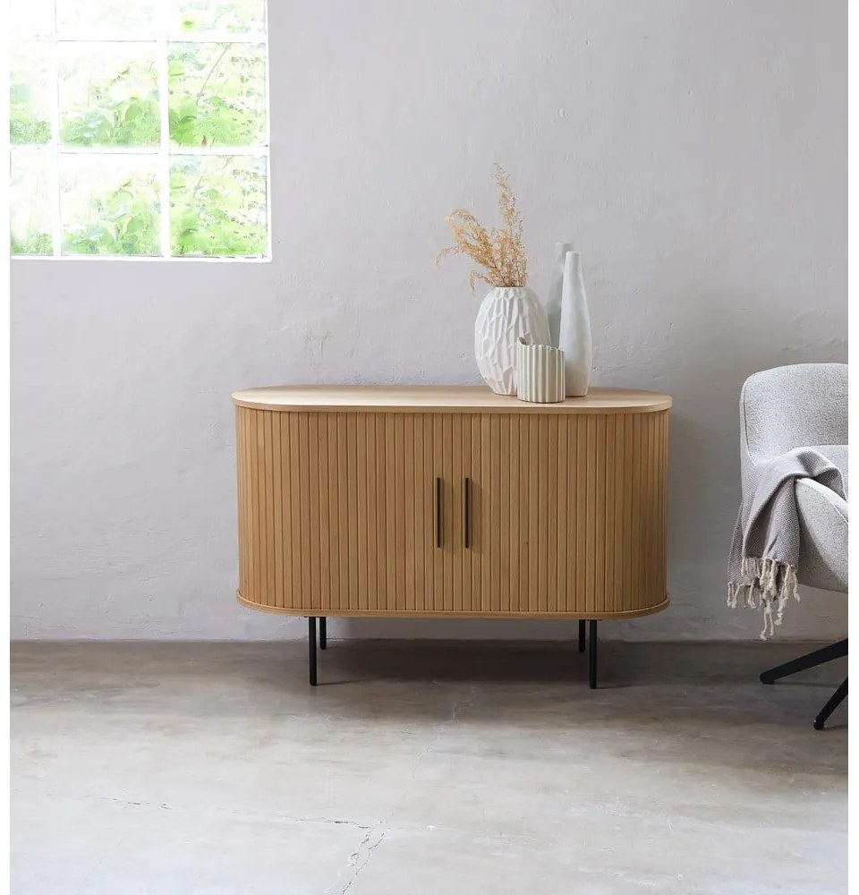 Comodă în culoare naturală cu aspect de lemn de stejar cu ușă glisantă 120x76x45 cm Nola – Unique Furniture