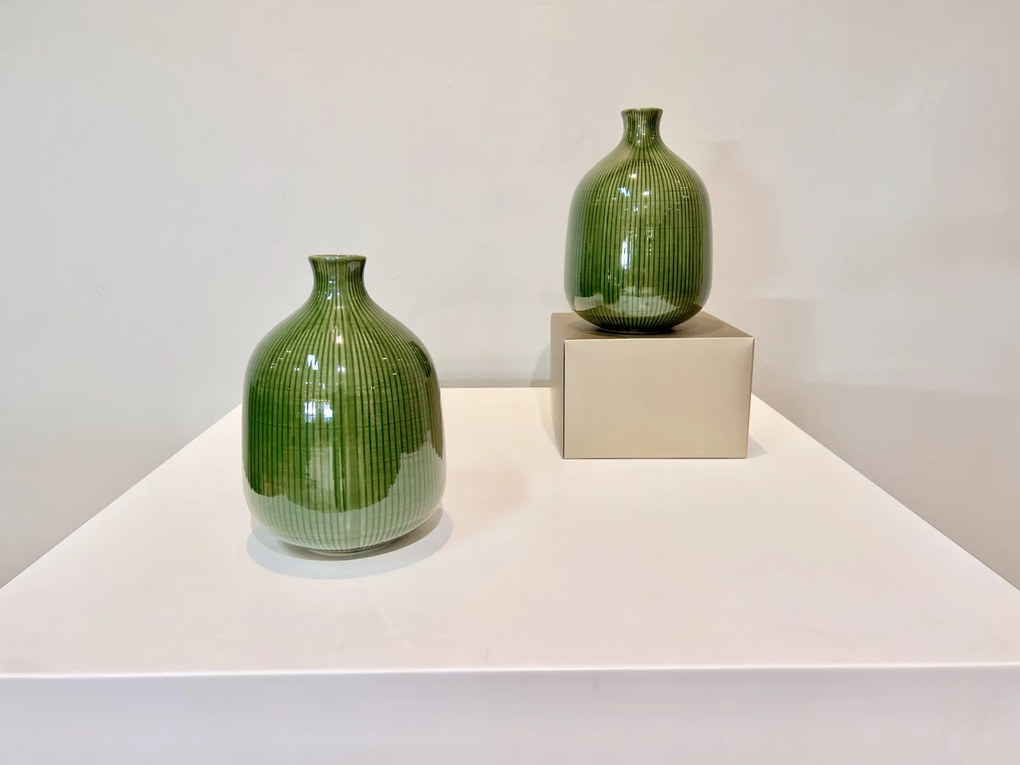 Vaza Verde Infinity Green Mare (cu striatii, H 25 cm)