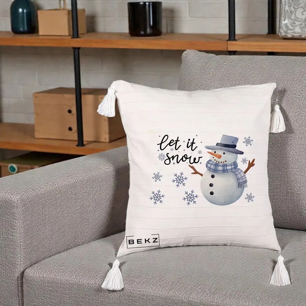 Perna Decorativa Let It Snow Om de Zapada, 40x40 cm, Bej cu Franjuri, Husa Detasabila, Perna Inclusa, BEKZ®