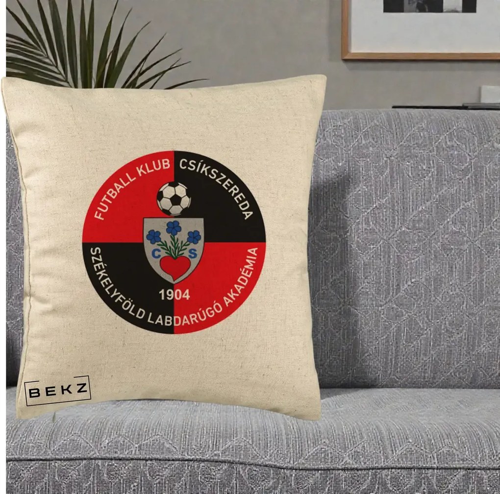 Perna Personalizata FK Csikszereda 1904 Fotbal, 40x40 cm, Bej, Husa Detasabila, Perna Inclusa, BEKZ®