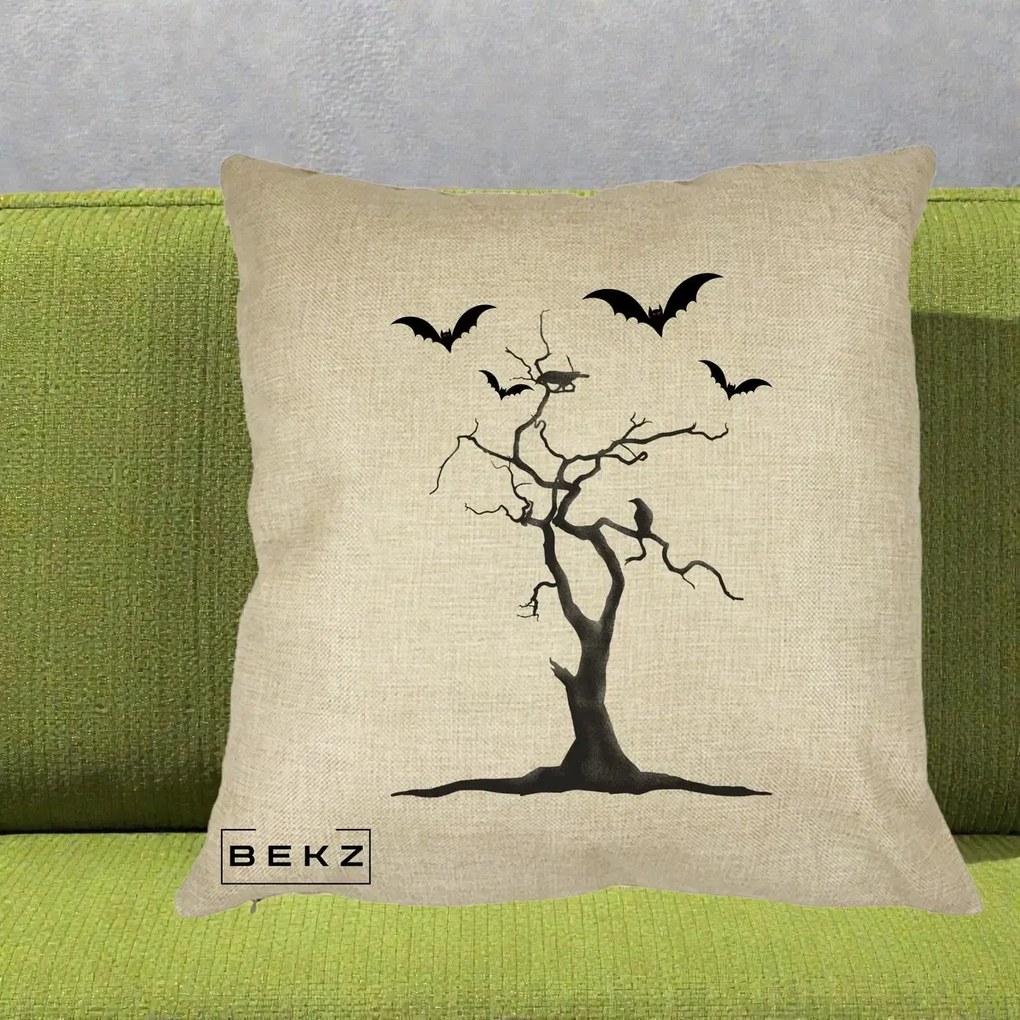 Perna Decorativa Halloween Copac cu Lilieci Alb-Negru, 40x40 cm, Crem, Husa Detasabila, Perna Inclusa, BEKZ®