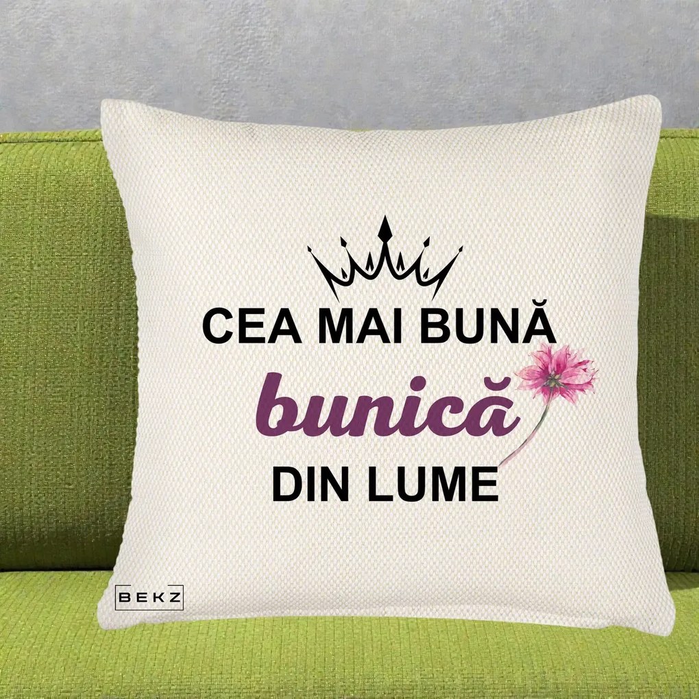 Cadou pentru Bunica - Perna Personalizata Cea Mai Buna Bunica Din Lume Coroana Mov Floare Roz, 40x40 cm, Crem Reliefat, Husa Detasabila, Perna Inclusa, BEKZ®